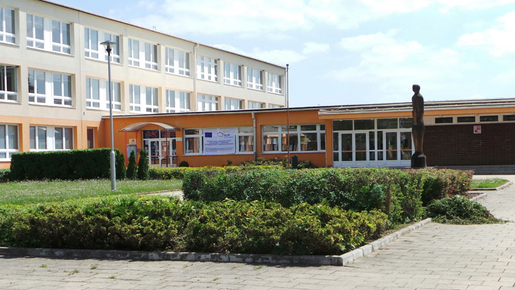 Škola s novým názvem