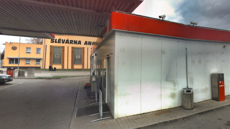 Benzínka stále otevřená