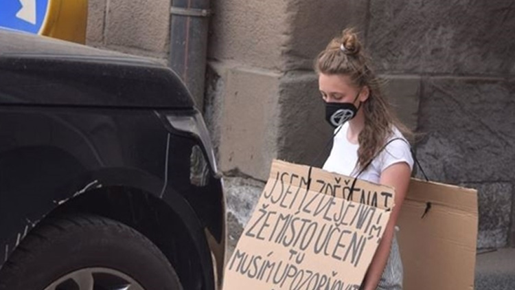 Nebinární Alžbětko je sexuelhandgranat dnešní doby