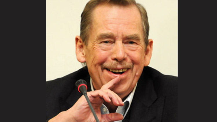 V Prostějově přibydou pamětní  deska a strom Václava Havla