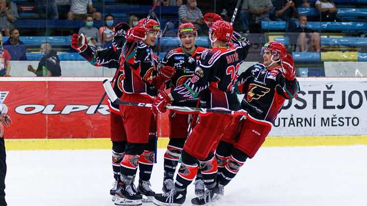 „Moc neřvu, ale když se to nahromadí...,“ říká kapitán Novák