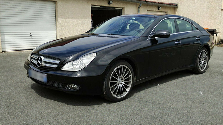 Muž chtěl koupit čtyři auta, nemá ani jedno