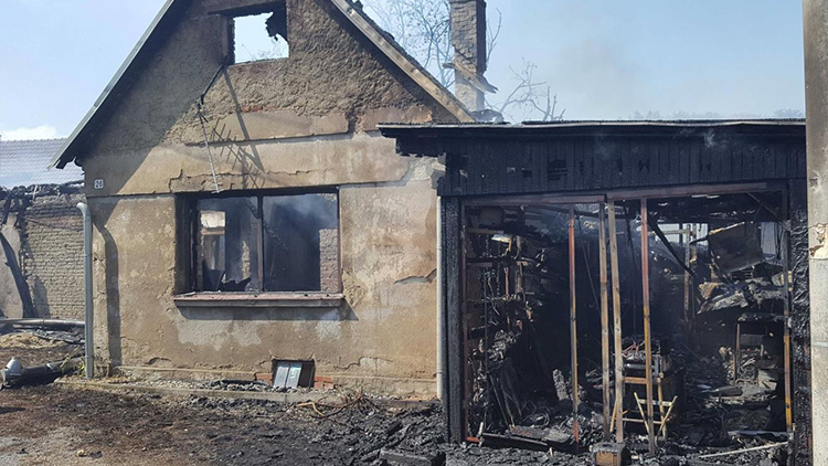 Požár v Chobyni: žhář před soud nemusel! Ruina už je zbouraná...
