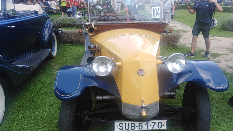 Rallye na pohodu přilákala během hodových slavností davy