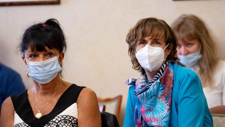 Děti by měly nastoupit do škol bez podmínek