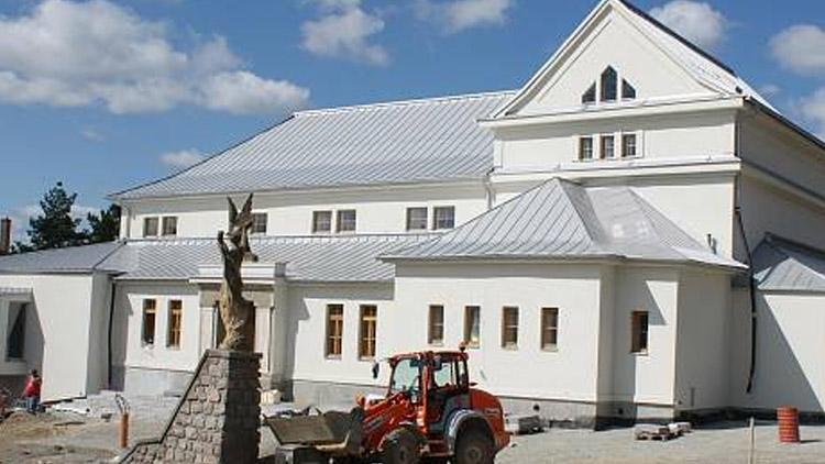 100 let sokolovny v Konici