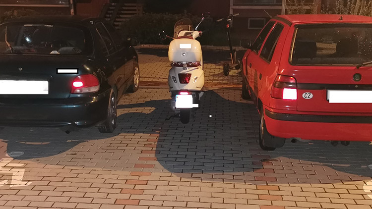 Motorka na místě pro invalidy přišla draho