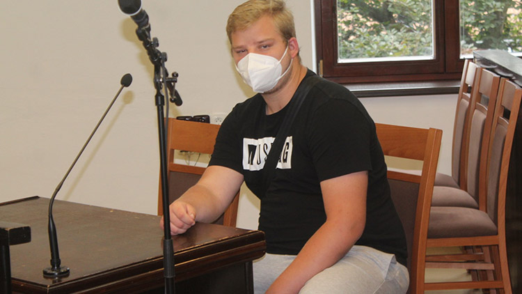 Podváděl na internetu, přes 100 tisíc korun musí vrátit