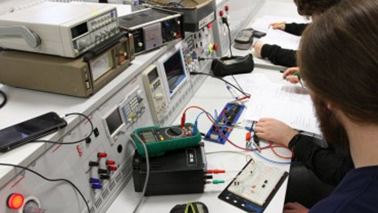 Kraj pomohl studentům získat zkušenosti v zahraničí