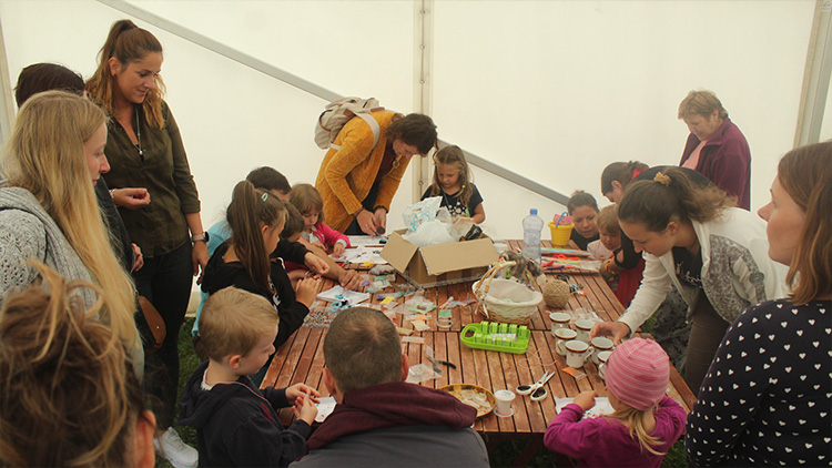 Zámecký park plný dětí. Se srpnem se rozloučily i divadlem