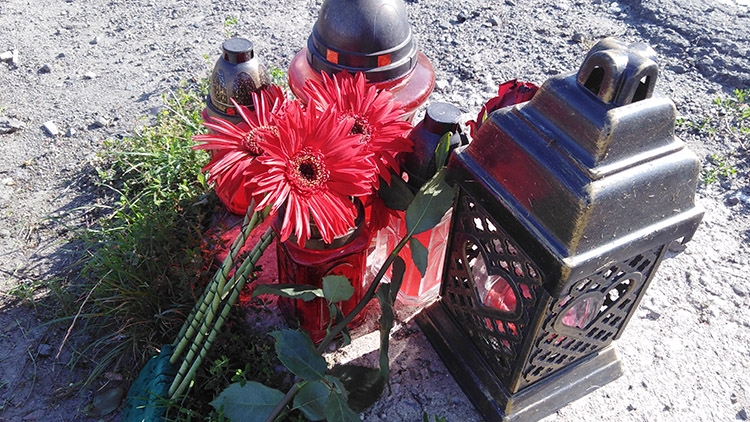 Pomníček jako memento zbytečné tragédie