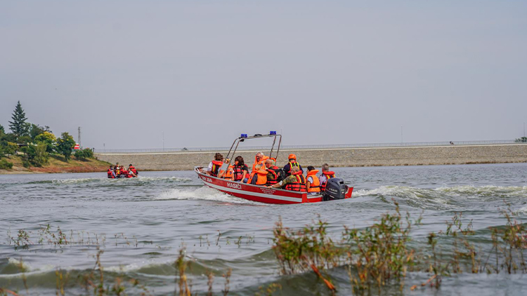 Hráz přehrady se protrhla, hasiči měli při cvičení napilno