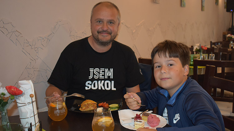 První ročník FESTIVALU DOBRÉHO JÍDLA nabídl dobroty i muziku