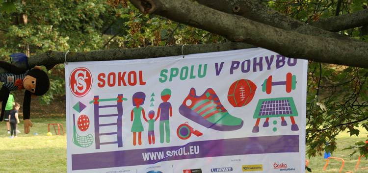 Sokoli lákají na pochod