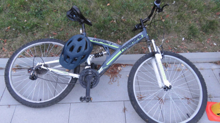 Motorkář srazil chlapce na kole