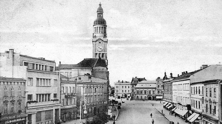 Zářijové pohledy do kronik  aneb od gymnázií až po aquapark