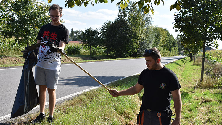 Dost bylo nepořádku  Ve Vrbátkách se zapojili do celostátního úklidu