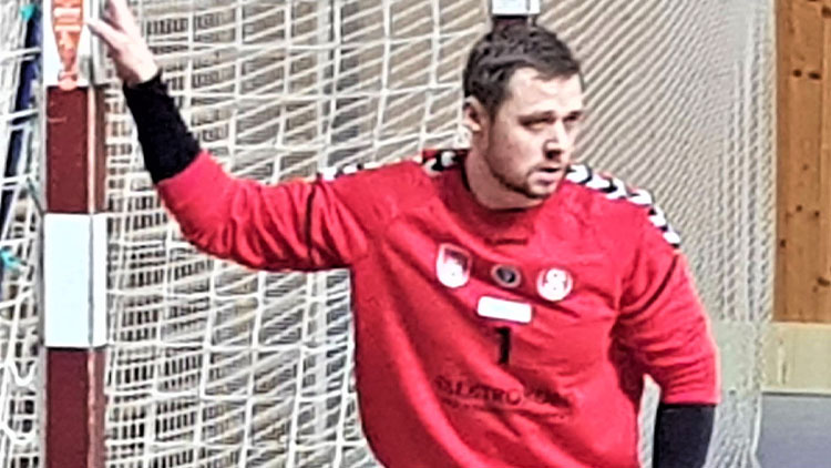 „Vždycky se přizpůsobíme soupeři, slabšímu i silnějšímu...,“ diví se gólman kosteleckých házenkářů Jan Mayer