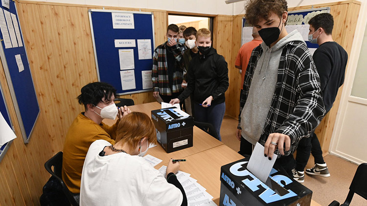 Prostějovsko: Volí se v kulturáku i v hospodě