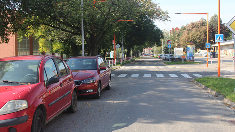 Každé ráno přichází „MASAKR“ před školami