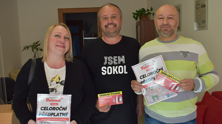 Exkluzivní soutěž s Petrem Sokolem zná vítěze, vysokoškolský učitel předal v redakci Večerníku ceny