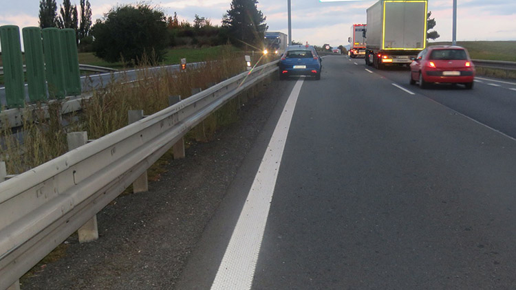 „Kamioňák“ od nehody ujel, policie hledá svědky