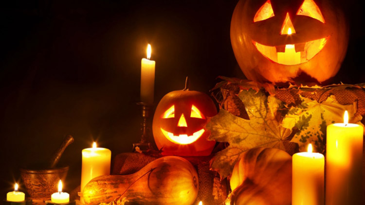 Jaký je rozdíl mezi Dušičkami a Halloweenem?