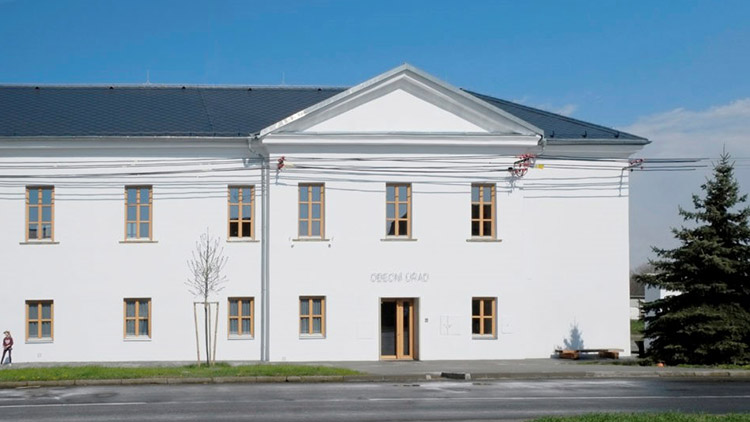 Architekti ocenili i rekonstrukci obecního úřadu v Hluchově