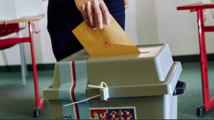 Necelá čtvrtina hlasů propadla