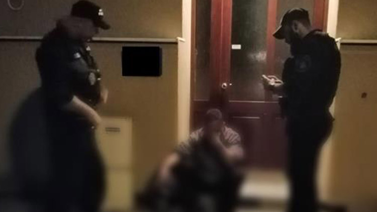 Vykázaný cizinec rušil noční klid