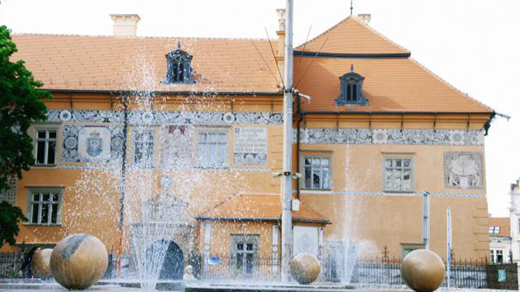 Žáci a studenti se mohou přihlásit do soutěže „Mladí fotografují památky“.