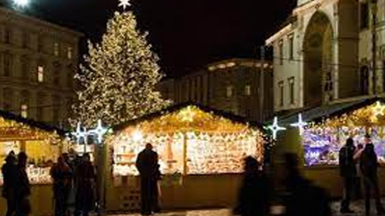 Vánoční trhy ani slavností rozsvěcení stromu v Olomouci neproběhne