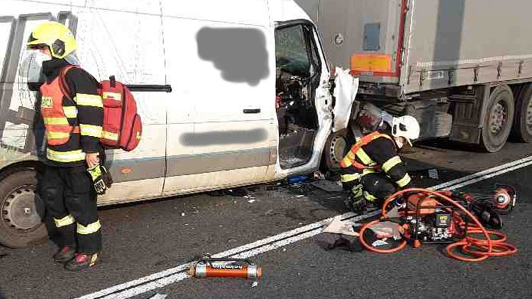 Hrozivý náraz na dálnici