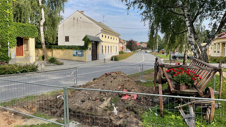 Ani jeden drát. Všechny kabely  v Mořicích byly uloženy pod zem