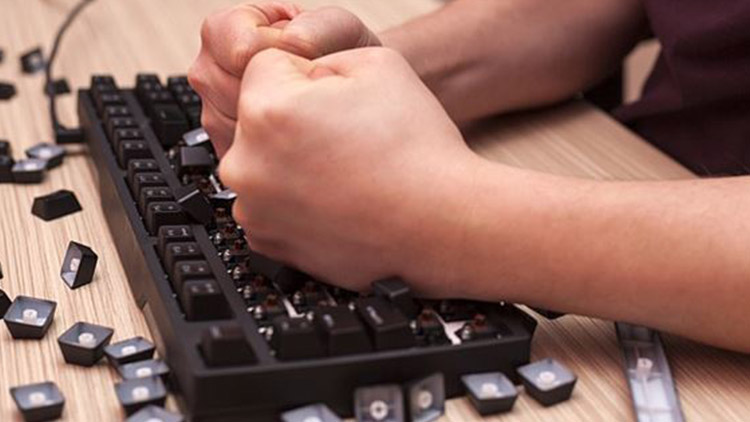 O balík peněz přišel přes internet