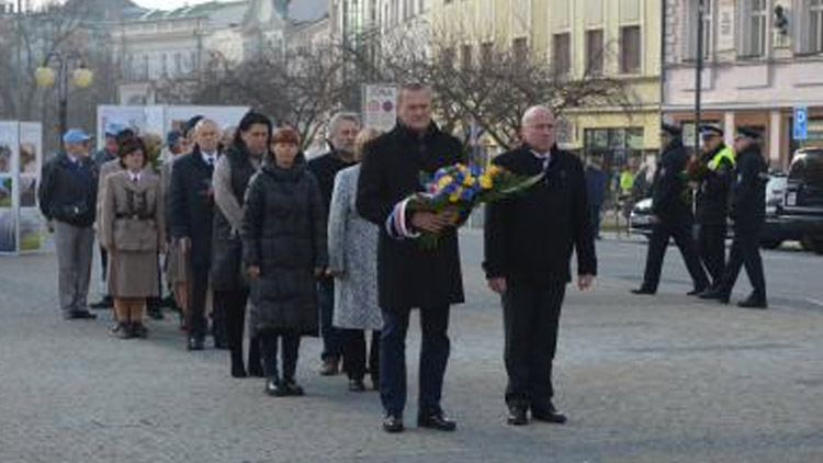 Sedmnáctý listopad přišel o den dřív…