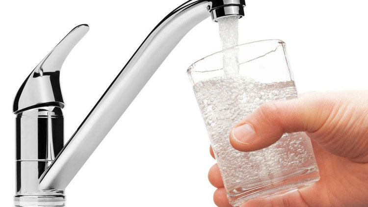 Z kohoutku poteče horší voda