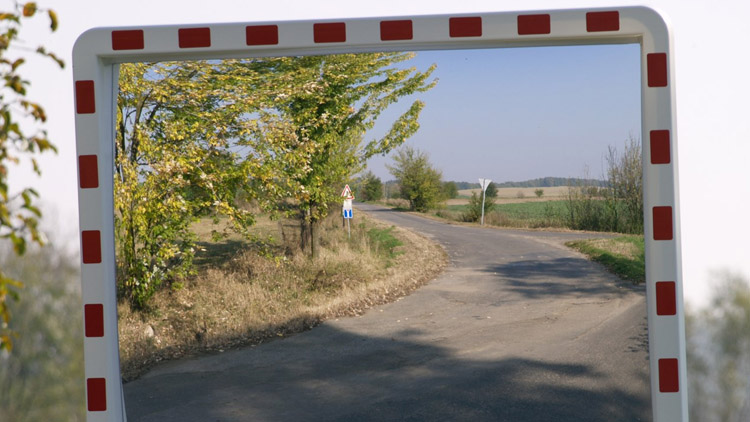 Na křižovatce přibude zrcadlo