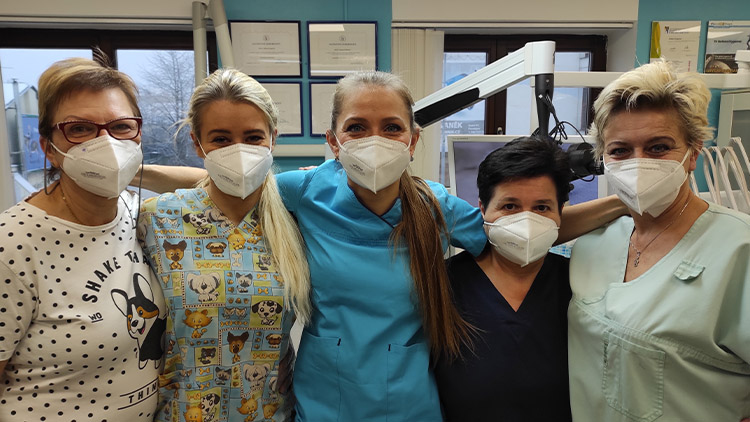 „Jako první v Prostějově používáme 3D rentgenové vyšetření zubů a kostí hlavy,“ říká MUDr. Barbora Grygarová