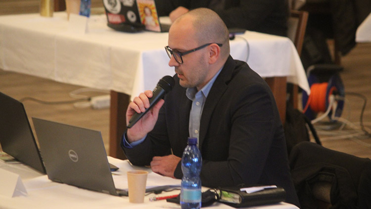 „UZAVŘETE ‚NÁROD‘,“ žádala vehementně část opozice