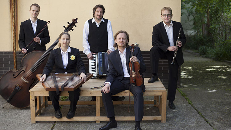 „Rabíni“ oslaví 20 let koncertem v divadle