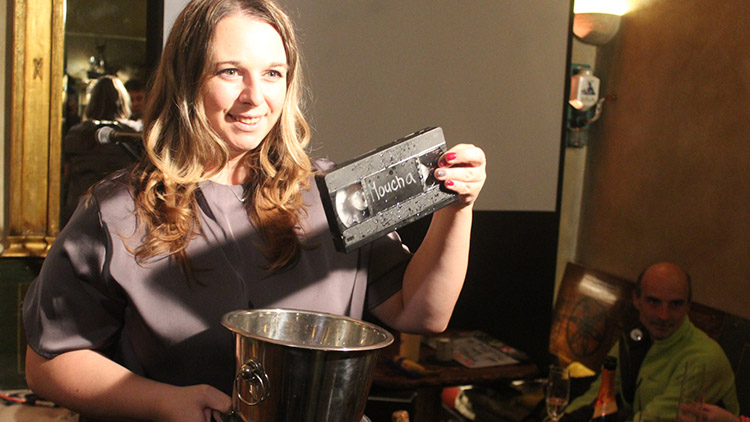 Moucha je pokřtěná: „Ashena“ představila videoklip