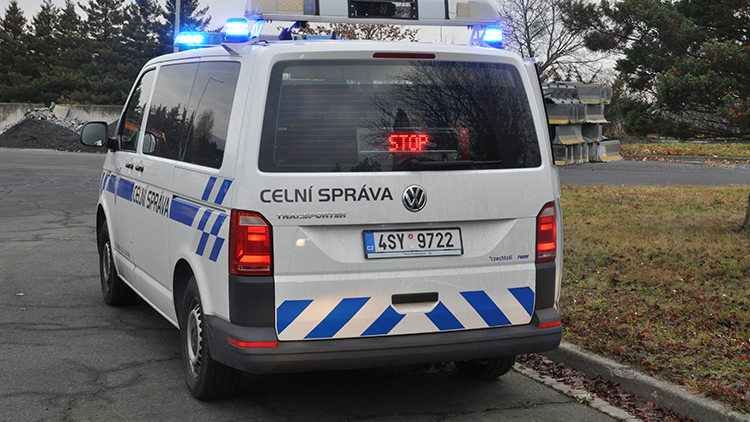 Honička za autem ukradeným v Německu