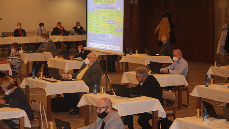 Pozor, schází se rada