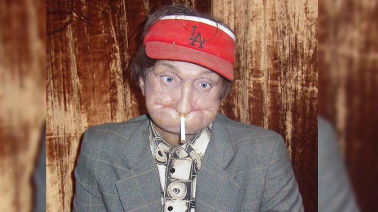 „Chceme v Prostějově vrátit  důstojnost kuřákům,“ rozhlašuje kandidát na primátora Ctirad Popelník