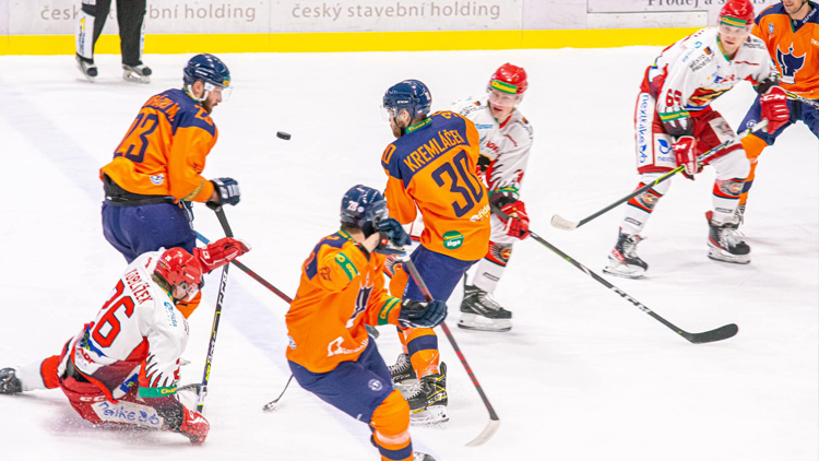 Dotahování nestačilo: Jestřábi ztratili se Stadionem