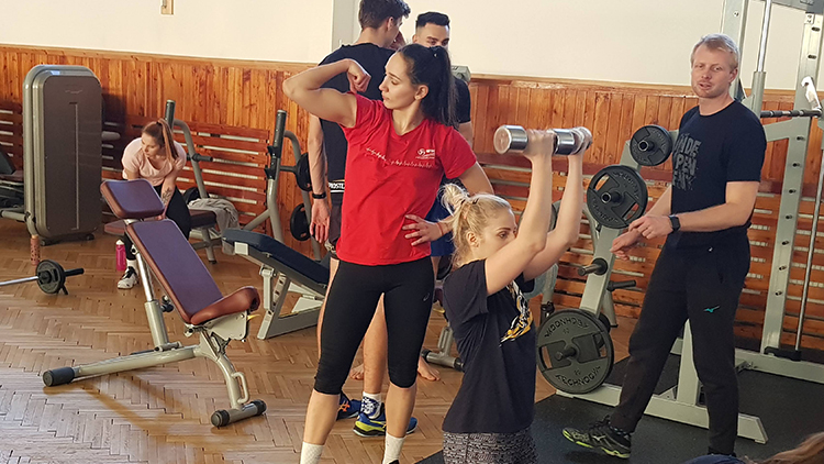 Holky dostaly ve třech předvánočních dnech zabrat