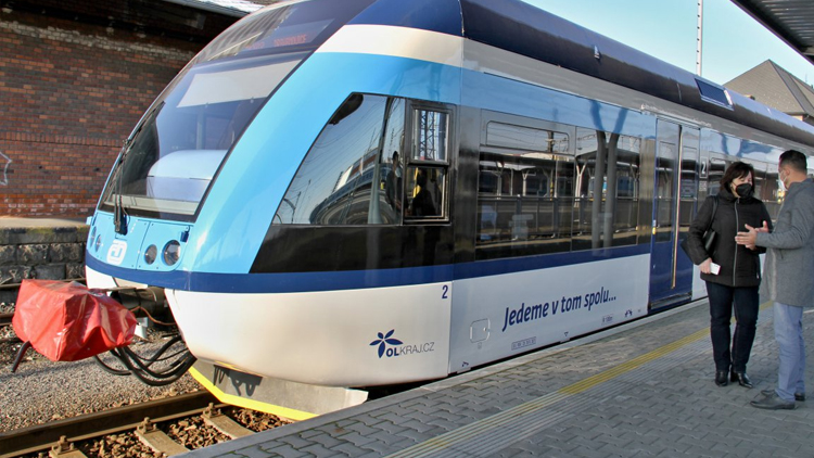 Z Olomouce do Drahanovic se vydal modernizovaný vlak