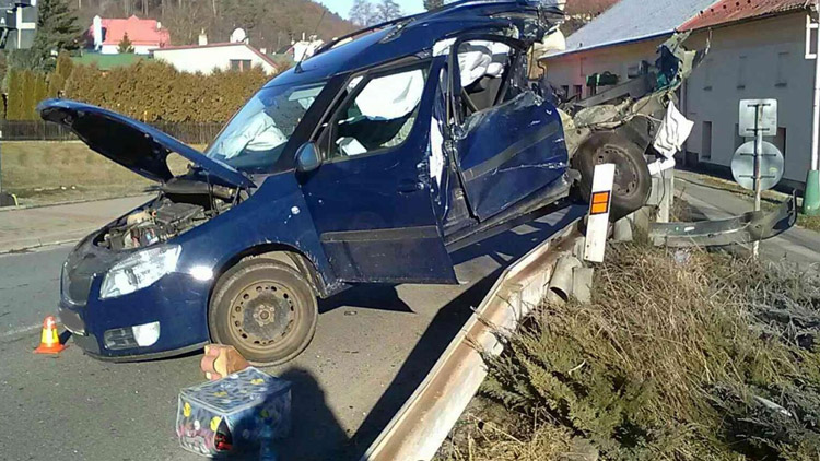 Ke srážce vlaku a automobilu vyjely čtyři jednotky