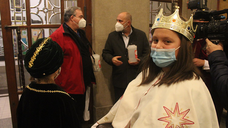 Tři králové navštívili radnici. Nechyběl ani velbloud